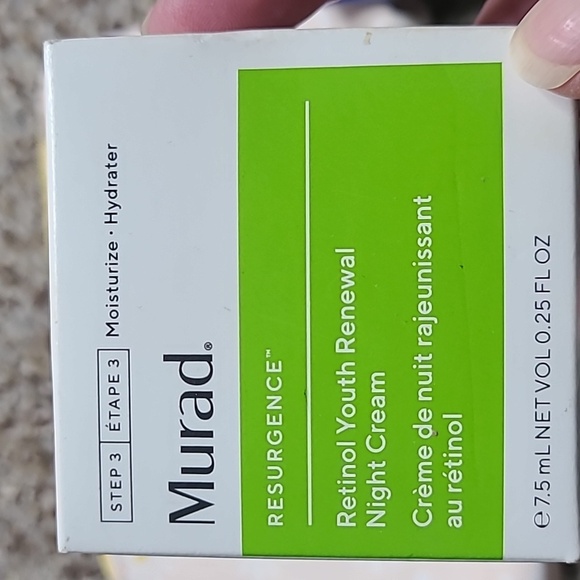 4 Piece Skincare Bundle - Picture 3 of 8